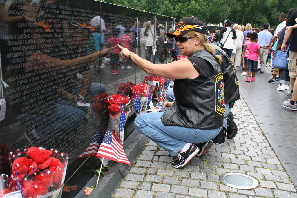 98.VietnamVeteransMemorial.WDC.29May2010