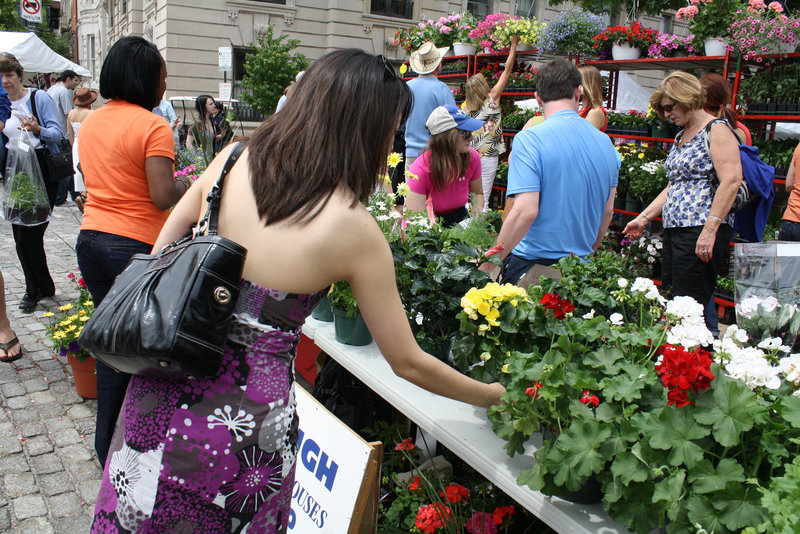 40.Exhibitors.Flowermart.Baltimore.MD.7May2010