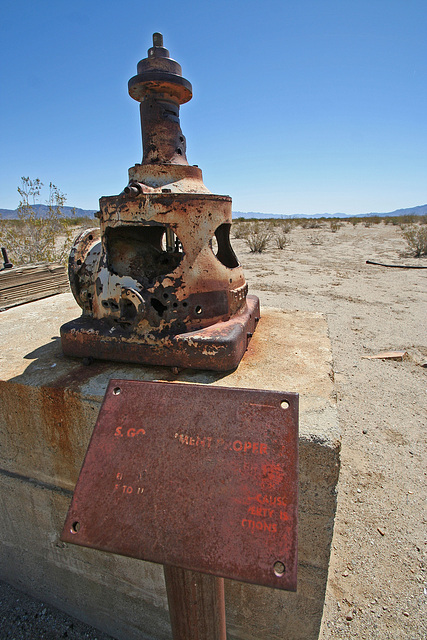 Mission Well on Old Dale Road (0022)