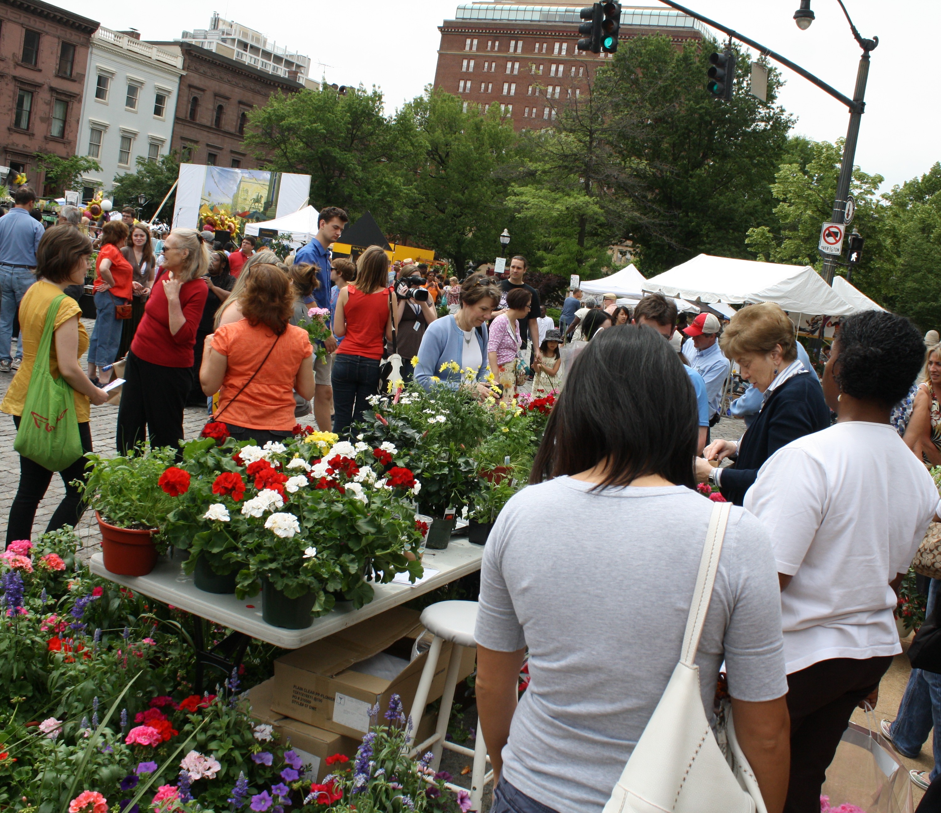 50a.Exhibitors.Flowermart.Baltimore.MD.7May2010