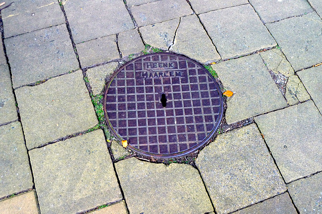 Manhole cover of Heenk of Haarlem