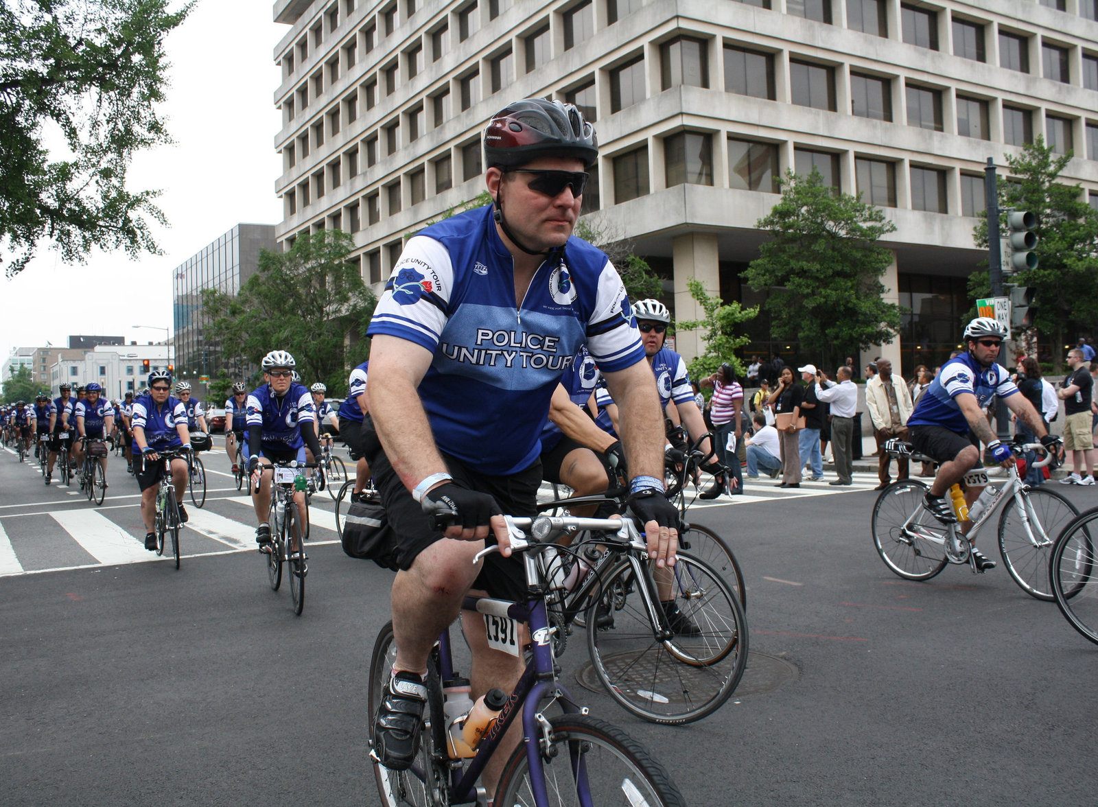 88a.BicyclistsArrival.PUT.NLEOM.WDC.12May2010