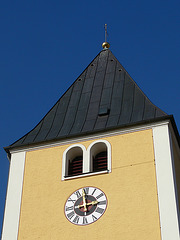 Turm der Pfarrkirche St. Leonhard