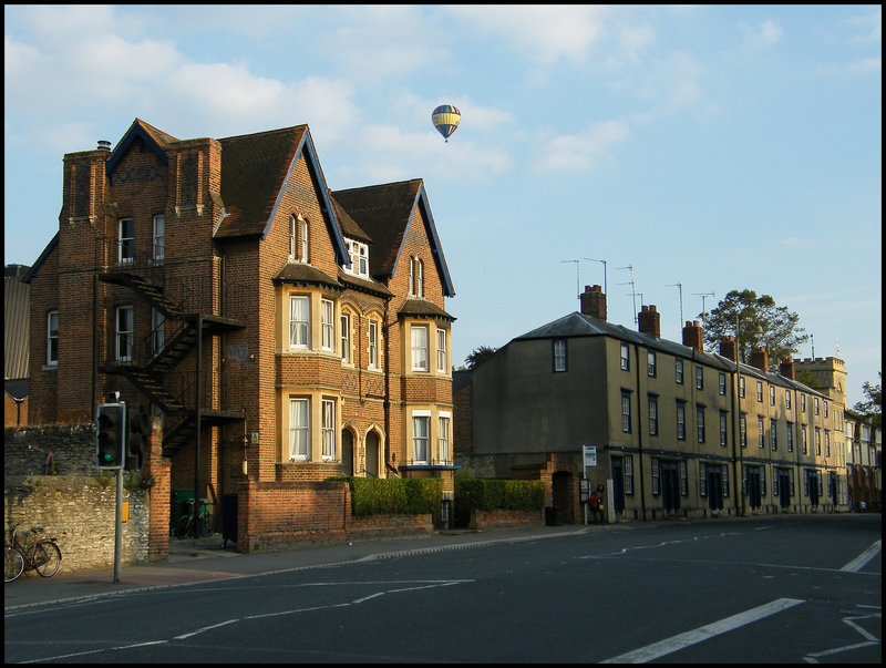 balloon over Woodstock Road