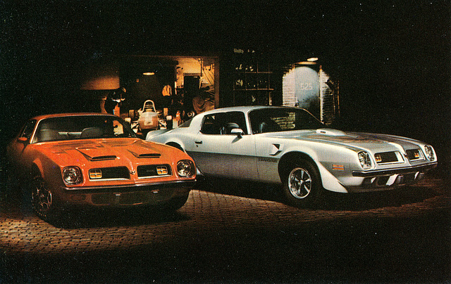 1975 Pontiac Dealer Postcard