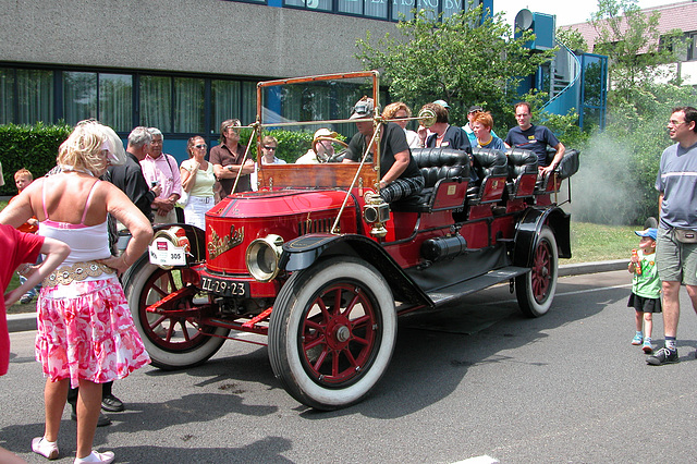 Steam cars at the National Oldtimer Day in Holland: 1913 Stanley Star Mountainwagon