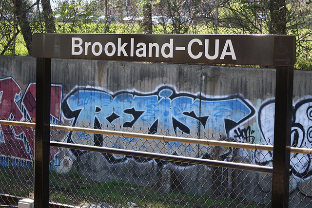 18.GraffitiTagging.WMATA.BrooklandCUA.NE.WDC.6April2011