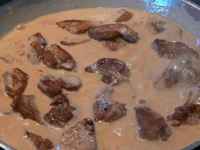 Schweinefilet in Champignon-Rahmsoße