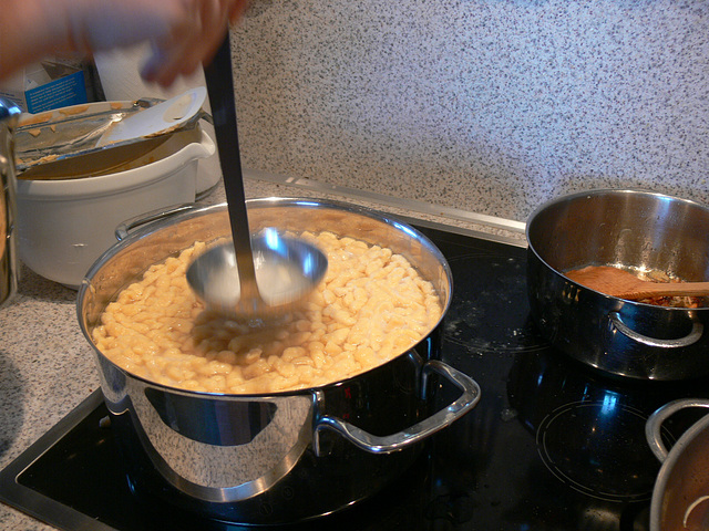 die Spätzle kochen