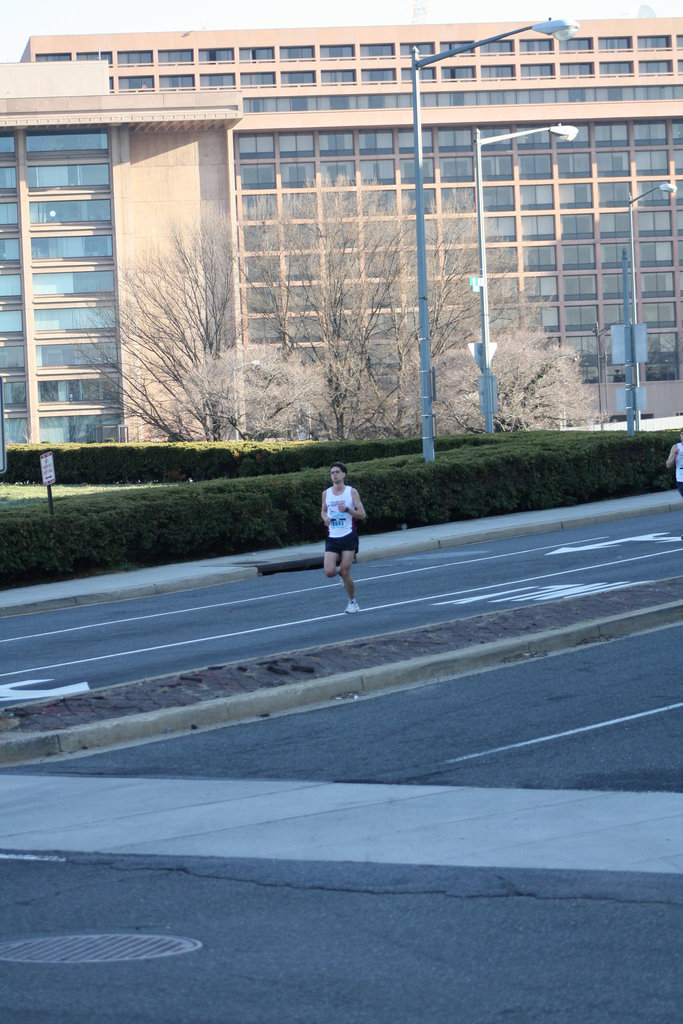 81.5thNationalMarathon.9MaineAvenue.SW.WDC.20March2010