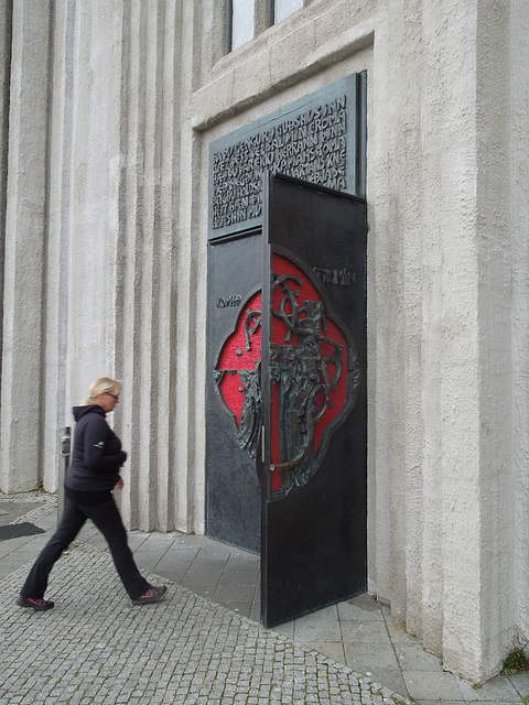 Hallgrímskirkja doors