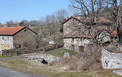 Village de Présailles -petit pont