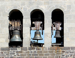 les trois cloches- Présailles