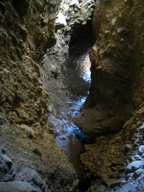 Great Outdoors Hike To The Grottos In Mecca Hills - Grotto #1 (6370)