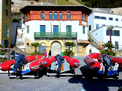 San Sebastián: flotilla de la Cruz Roja.