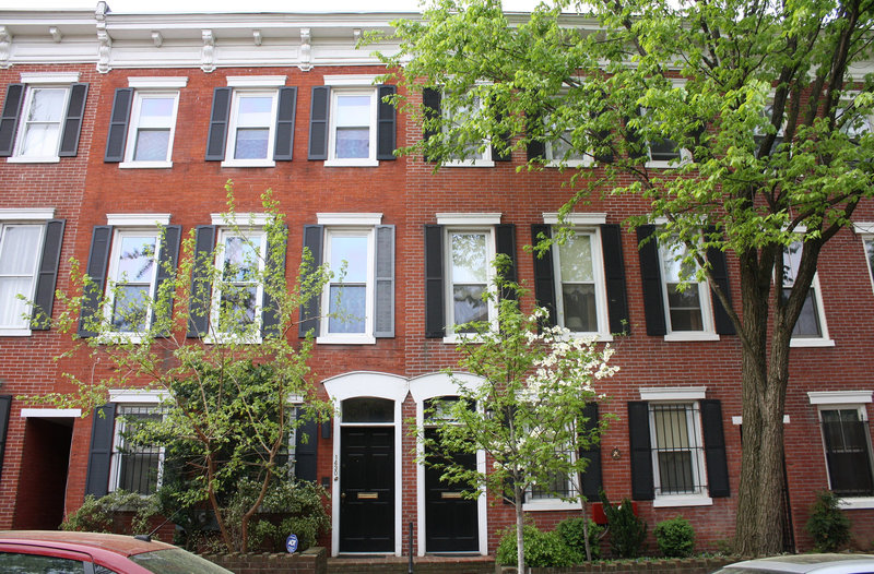 17a.Houses.1400BlockCorcoranStreet.NW.WDC.21April2011