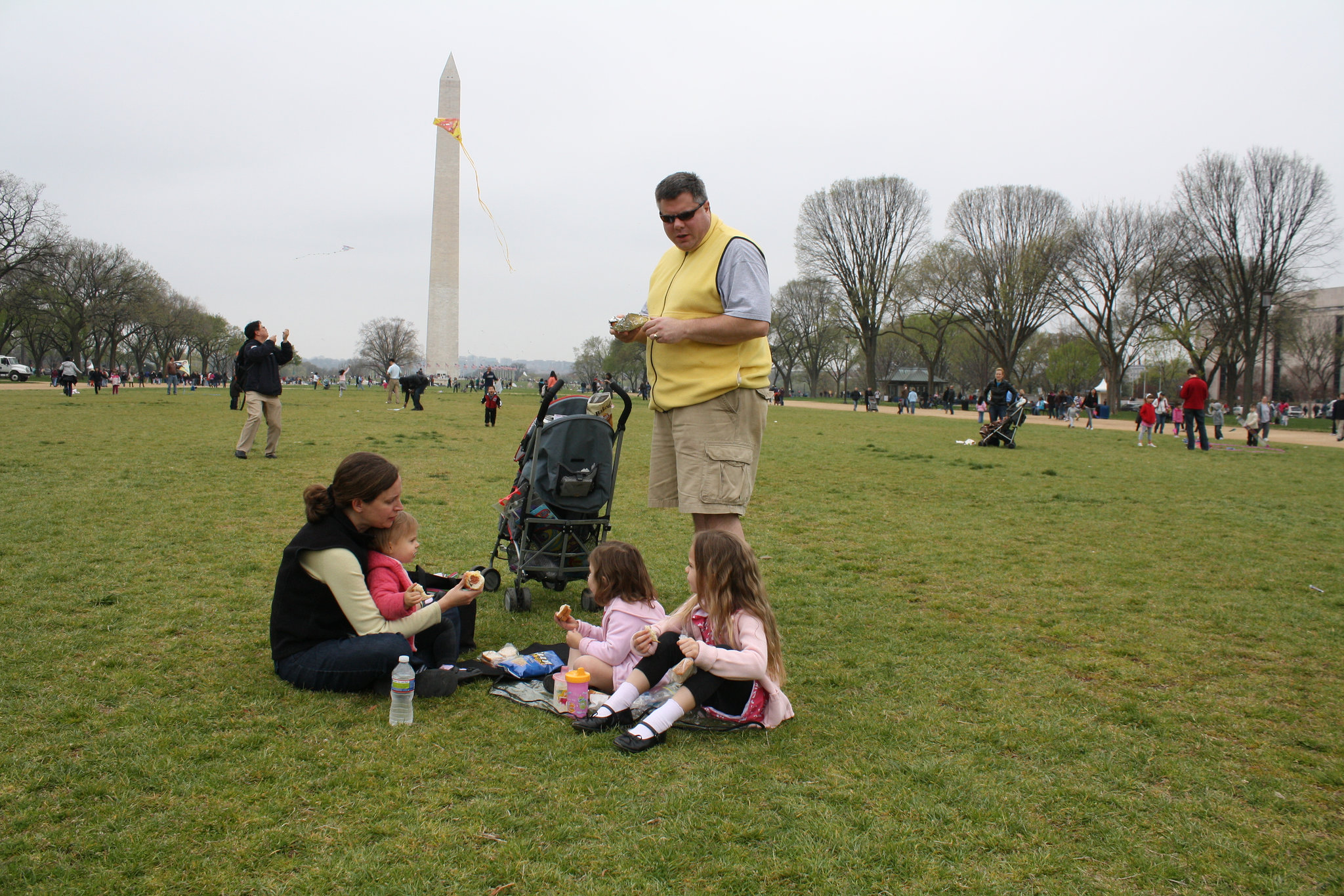 04.BlossomKiteFestival.NationalMall.WDC.10April2011