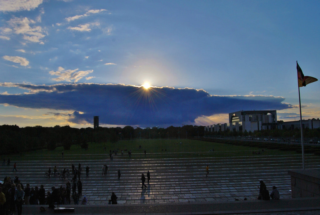 A la salida del Reichstag