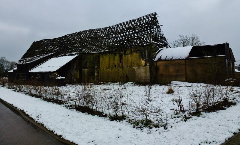 ruined barn, eye, suffolk
