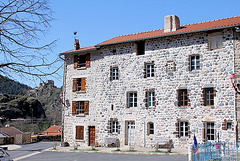 Belle maison sur la place de l'église