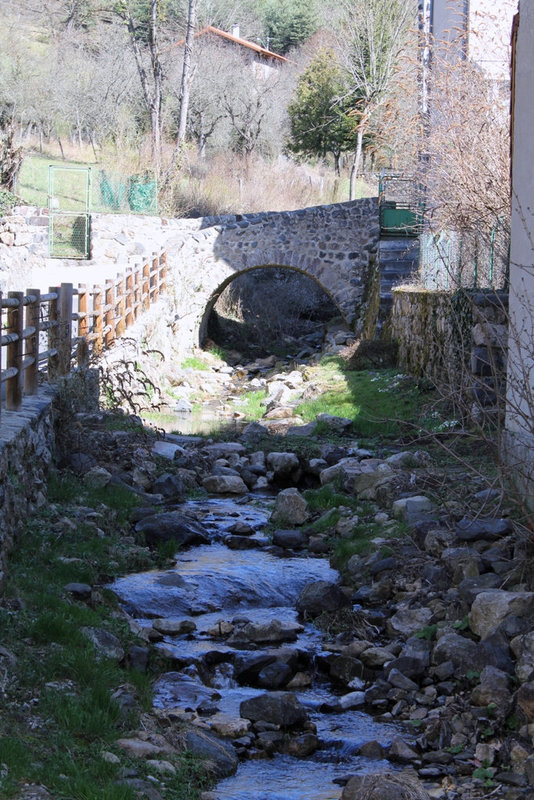 petit torrent le Riou dans Goudet