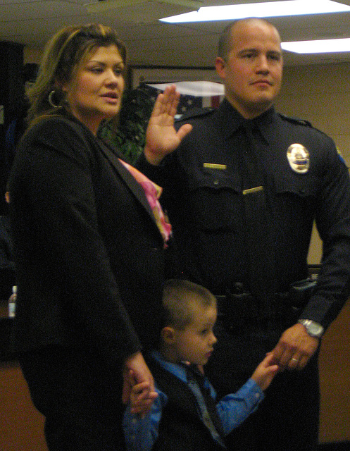 Officer Matthew Gomez and family (1723)