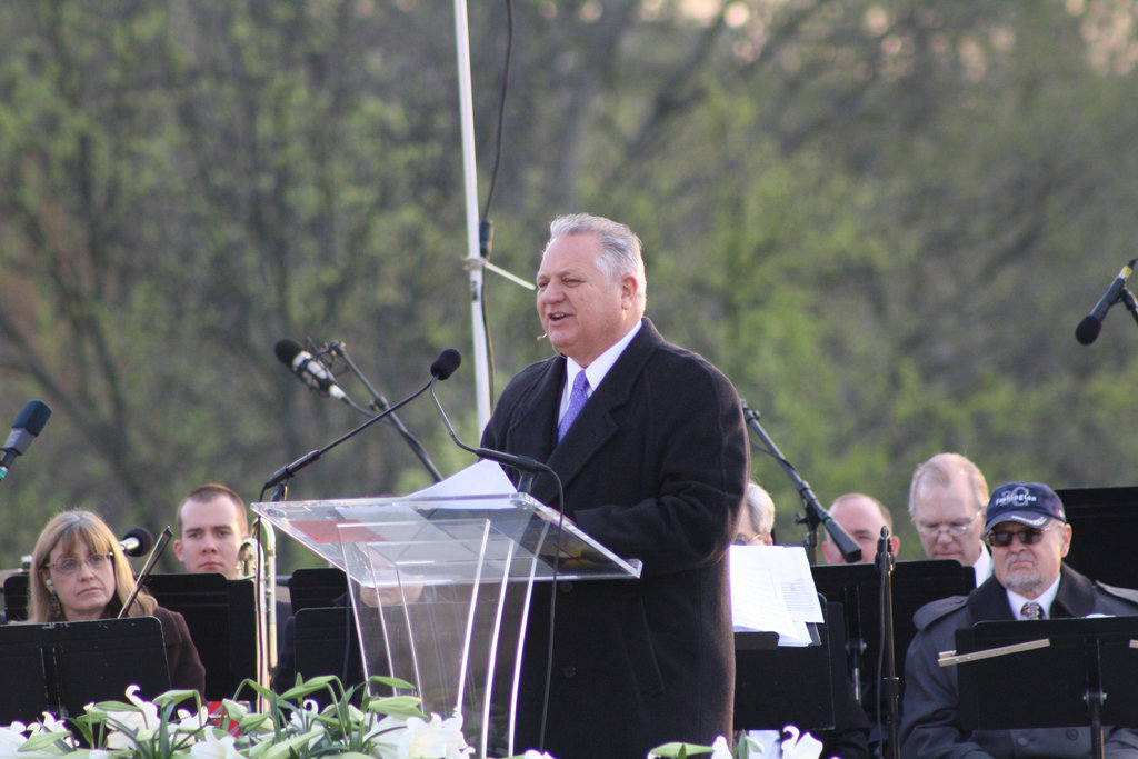 94.EasterSunriseService.LincolnMemorial.WDC.4April2010