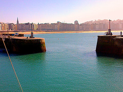 San Sebastián: bocana del puerto.