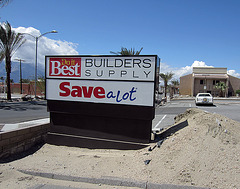 New Save A Lot sign (0302)