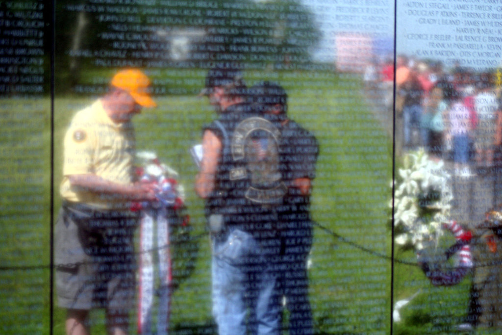 61.VietnamVeteransMemorial.WDC.22May2009