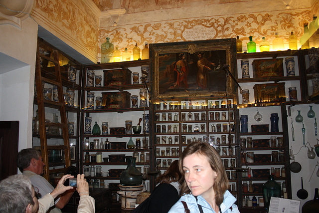 Très ancienne pharmacie