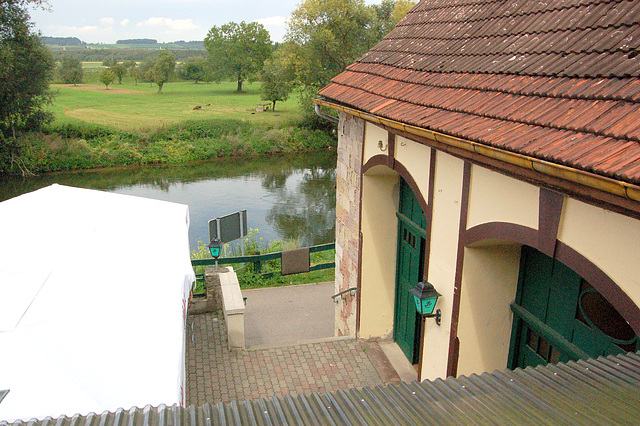 rigardo al la rivero (pramo)