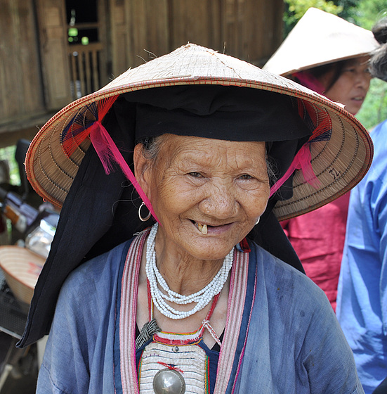 VILLAGE DES  MUONG VIETNAM