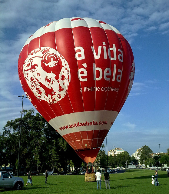 A VIDA É BELA