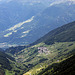 Blick von 2200 m hinunter auf Matsch ca. 1400 m