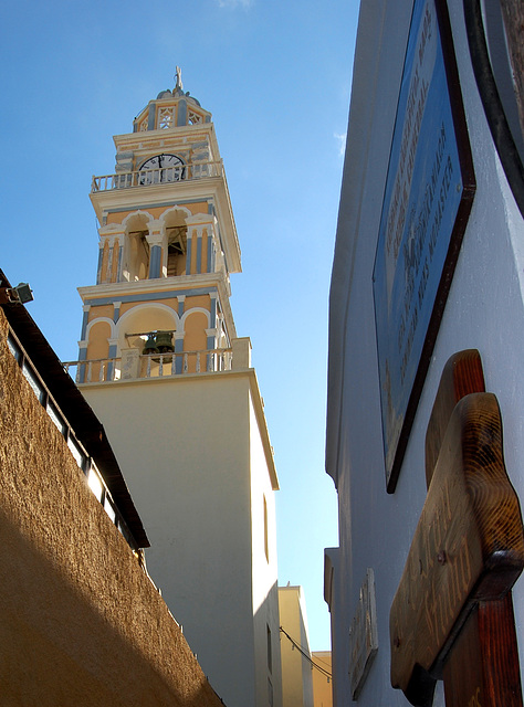 Por calles de Santorini