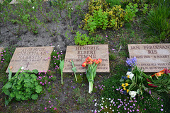 Remembrance Day in the Netherlands – Grave at the Eerebegraafplaats Bloemendaal