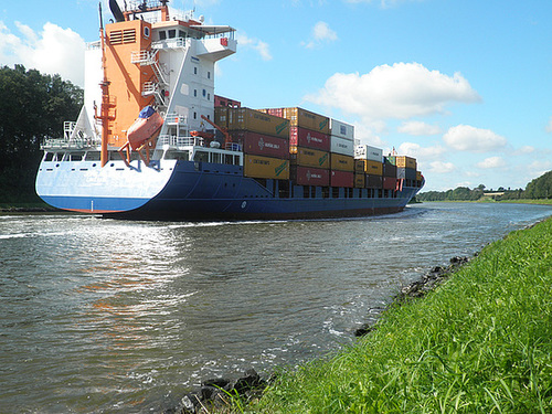 Feeder-Containerschiff