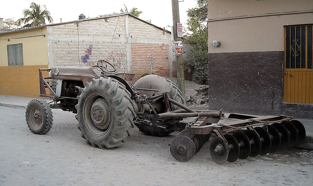 Lavage de tracteur en vue....