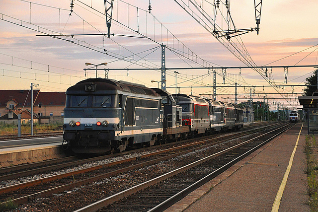 Train de machines coloré