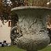 vase dans le parc de la Mairie du Pont Chrétien