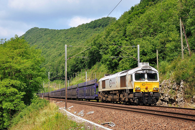 Class 77 dans la vallée du Doubs