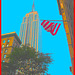 New-York city - Drapeau et gratte-ciel /  Flag & skyscarper. 19 juillet 2008 - Ciel bleu photofiltré et cadre rouge