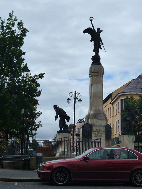 War Memorial in Derry~Londonderry