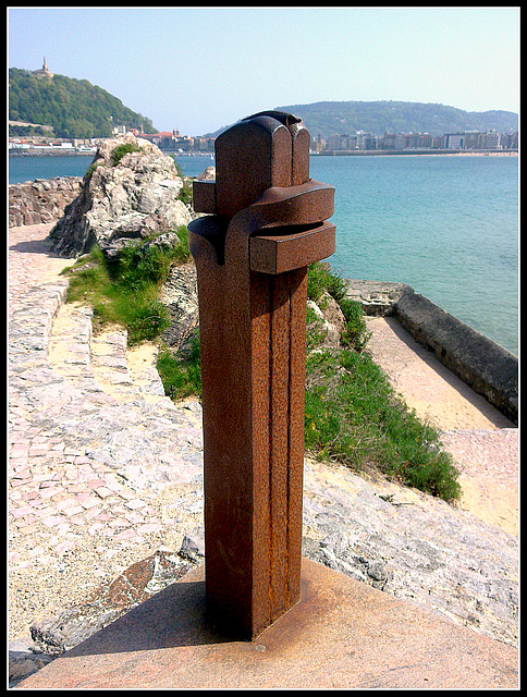 San Sebastián: escultura urbana.