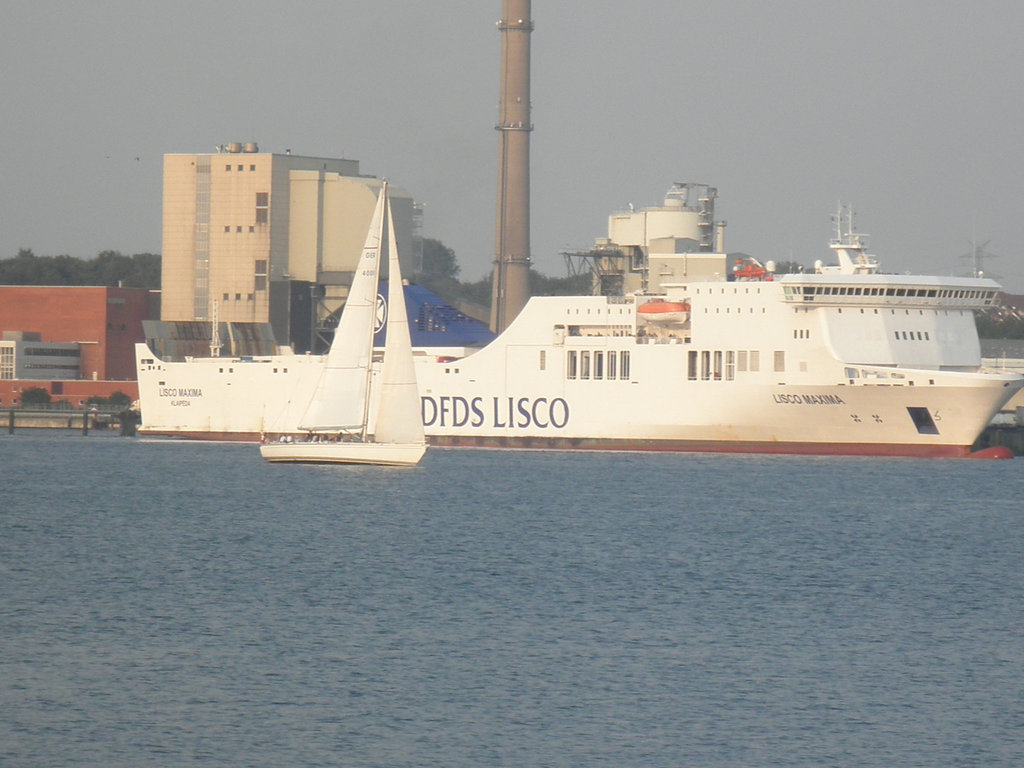 Fähre  LISCO MAXIMA