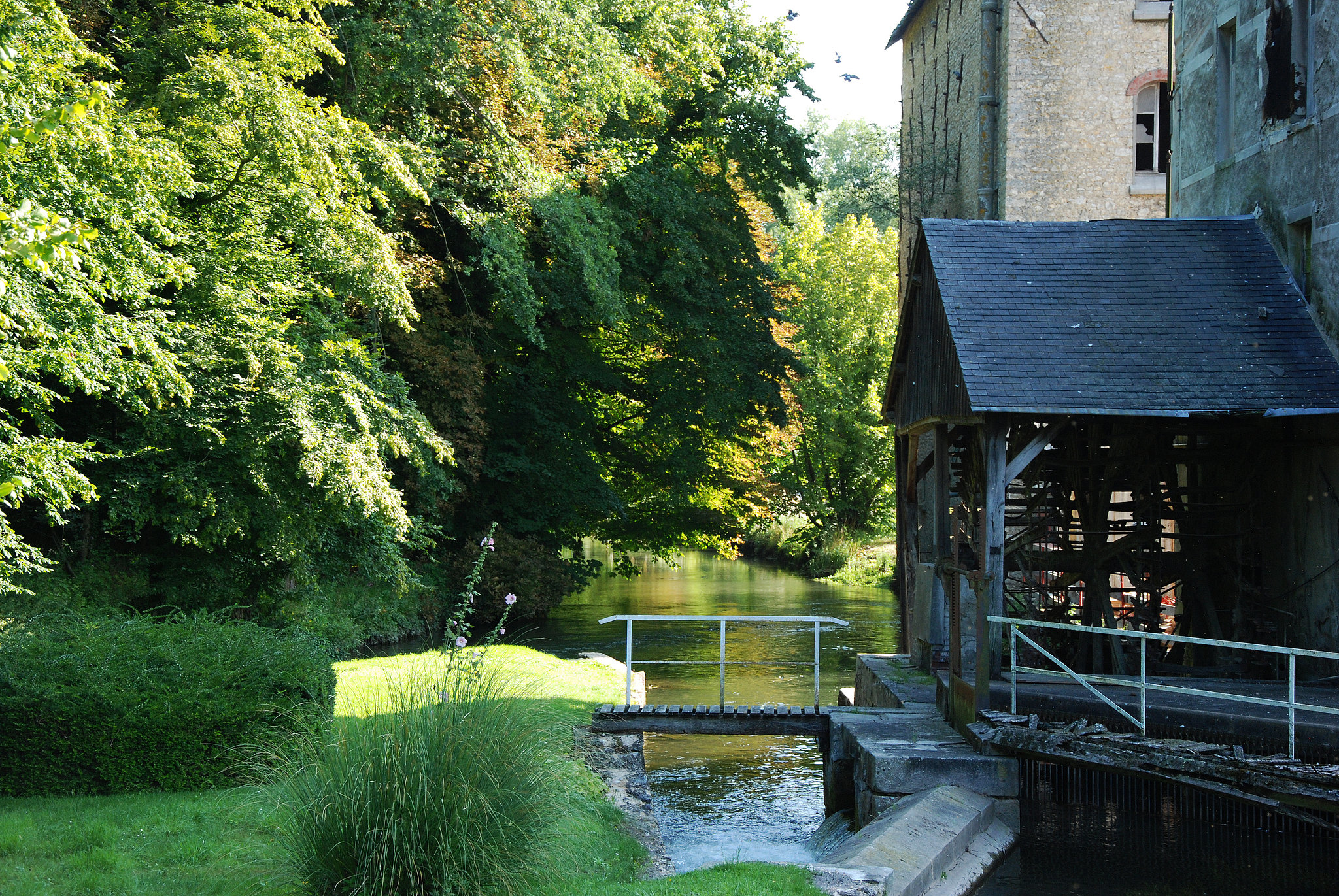 Aujourd'hui au moulin , demain au four