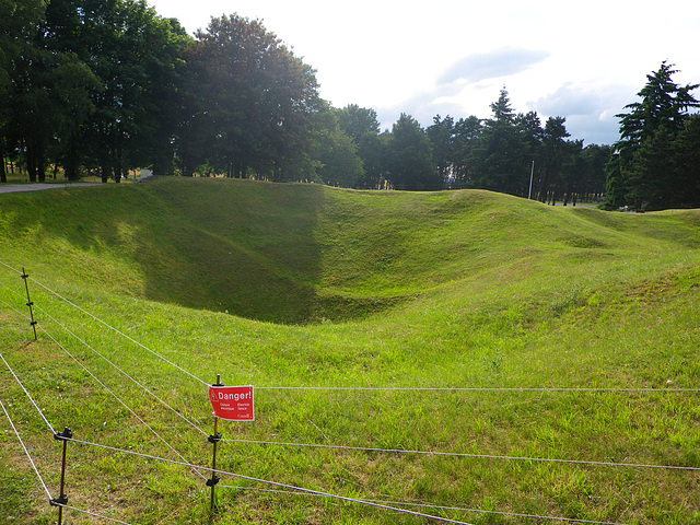 Gros trou d'obus à Vimy