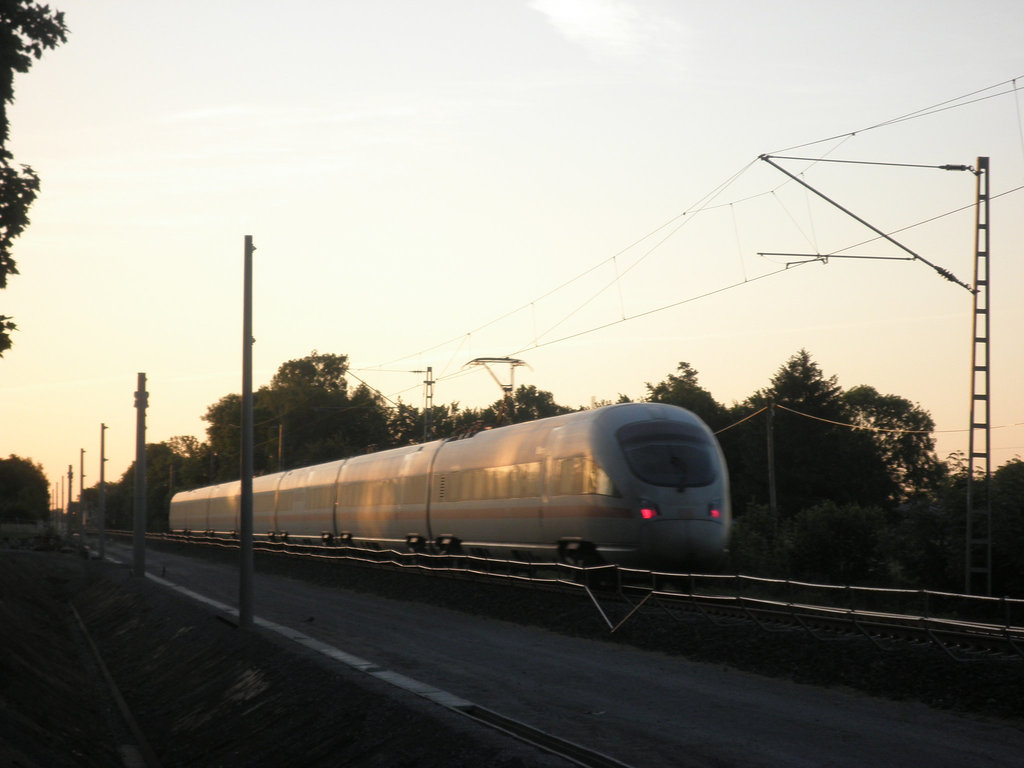 ICE  morgens bei Hildesheim