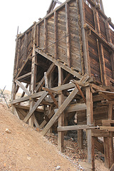 Headframe & loading chute